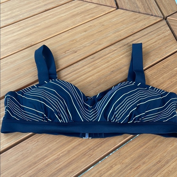 Athleta Other - Athleta Black Striped bikini top